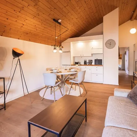 Surfers Near Interlaken, At With Pool Appartement *