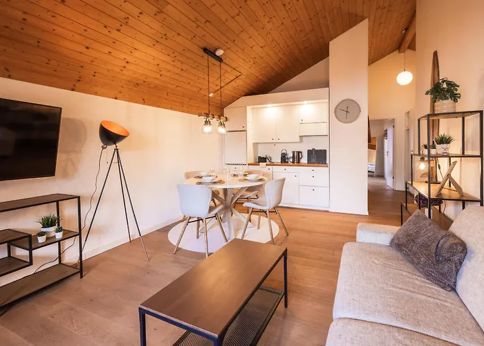 Surfers Near Interlaken, At With Pool Lejlighed *