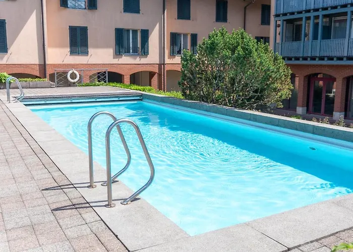 Surfers Near Interlaken, At With Pool דירה Därligen